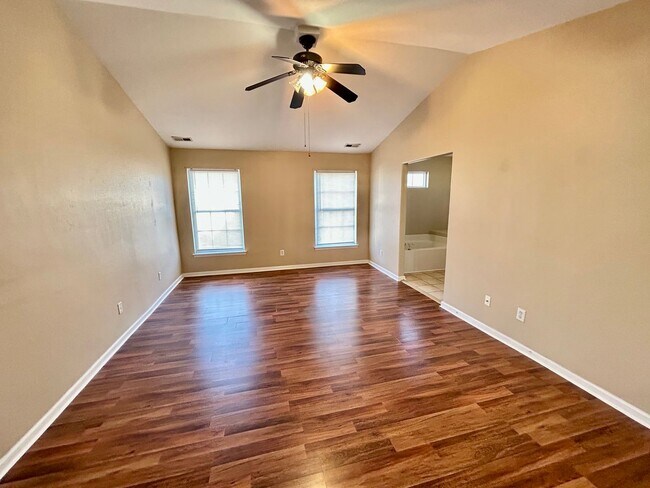 Building Photo - 2627 Hartley St