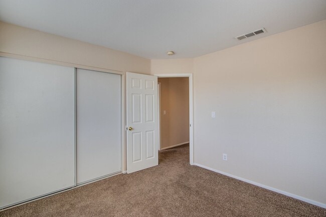 Building Photo - Summerlin west home