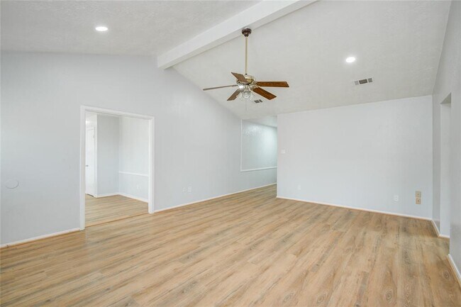 Building Photo - 23415 Verngate Dr