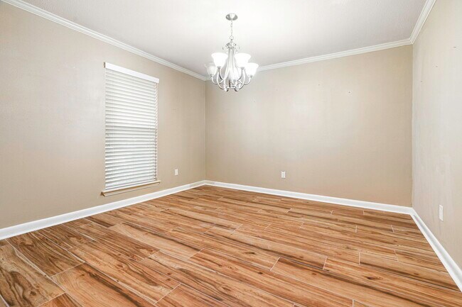 Building Photo - 5332 David Dr