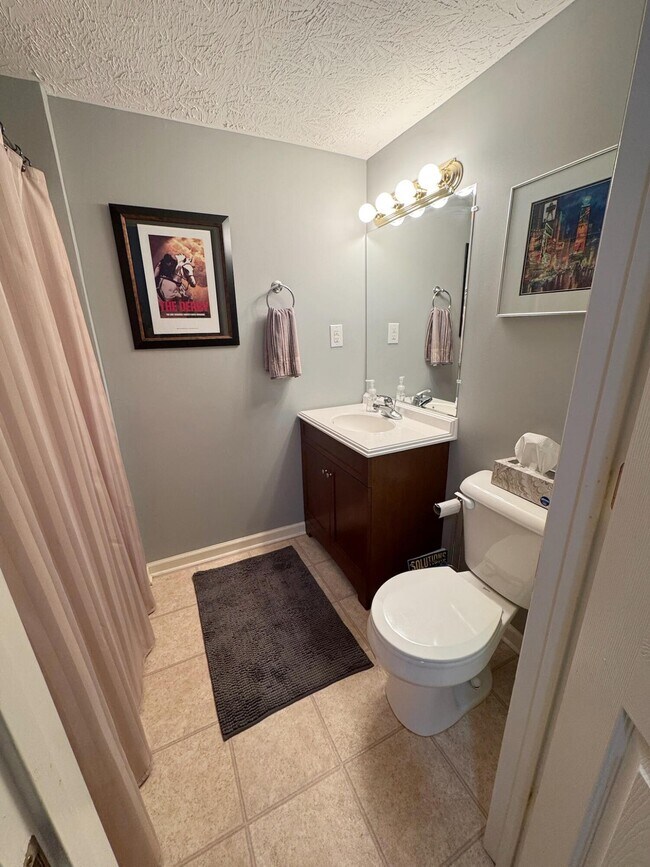 Building Photo - 2688 Woodlawn Way