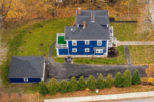 Building Photo - 815 Central Ave