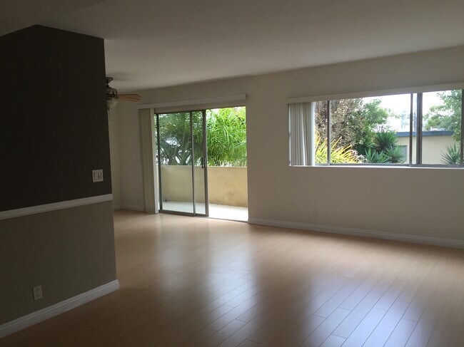 Building Photo - 3410 Club Dr