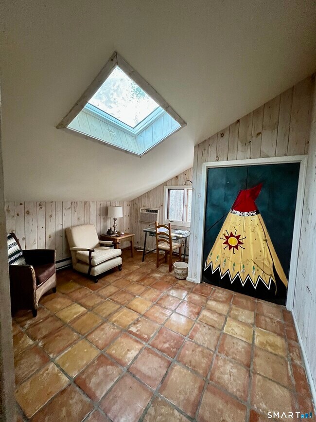 Building Photo - 290 Cliffside Dr