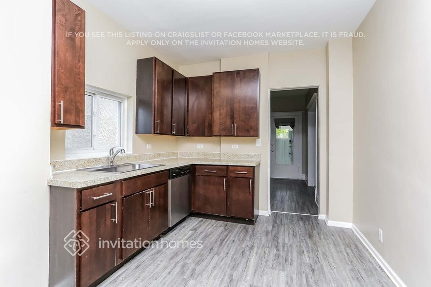 Building Photo - 835 Marengo Ave