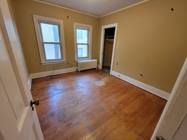 Building Photo - 2002 E 1st St