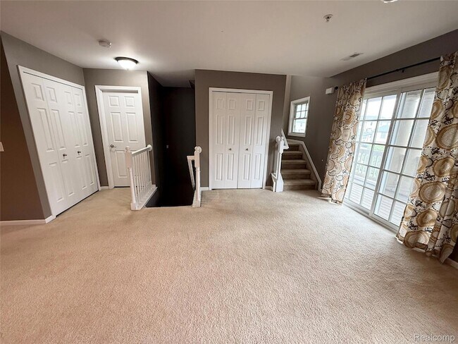 Building Photo - 207 Amys Walk