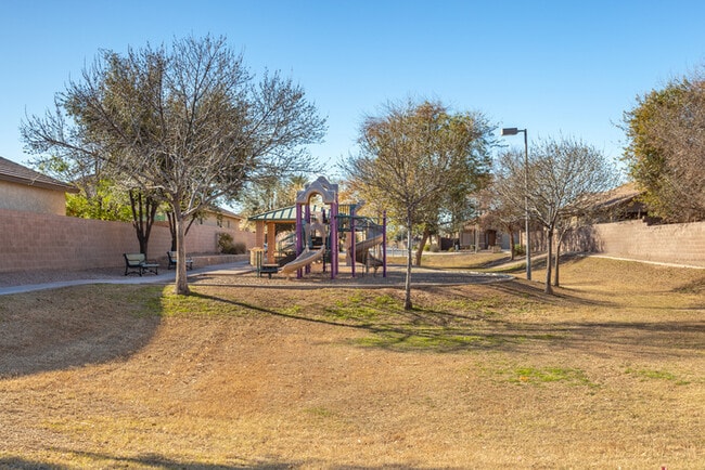 Building Photo - 4Bed/2.5 Bath Home in Maricopa! $1499 MOVE...