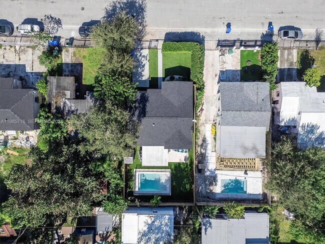 Building Photo - 340 NW 45th St