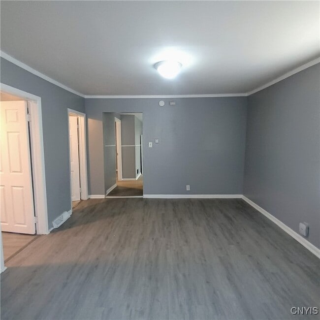 Building Photo - 407 Pond St