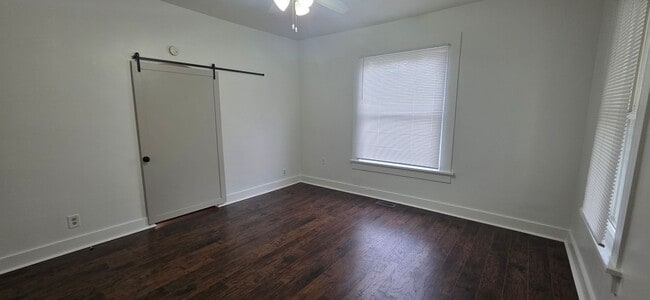 Building Photo - 657 New