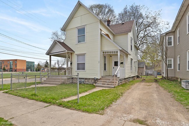 Primary Photo - 2 br, 1 bath Apartment - 1002 Jackson St NW
