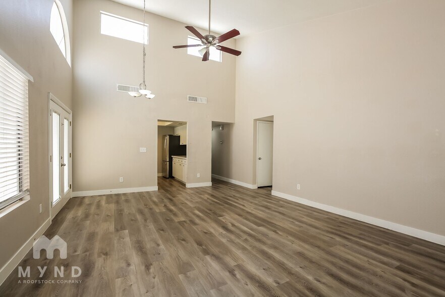 Building Photo - 317 Chastine St