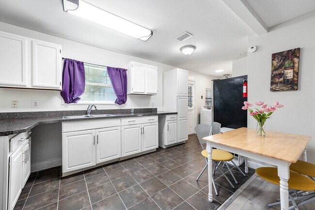 Building Photo - 3910 Luca St