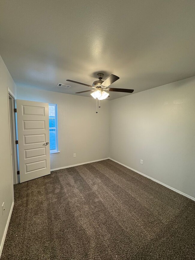 Building Photo - Brand new construction 3/2/2 CISD!!!!!! 1/...