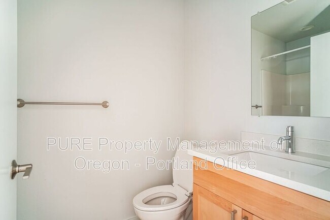 Building Photo - 5878 N Harvard St