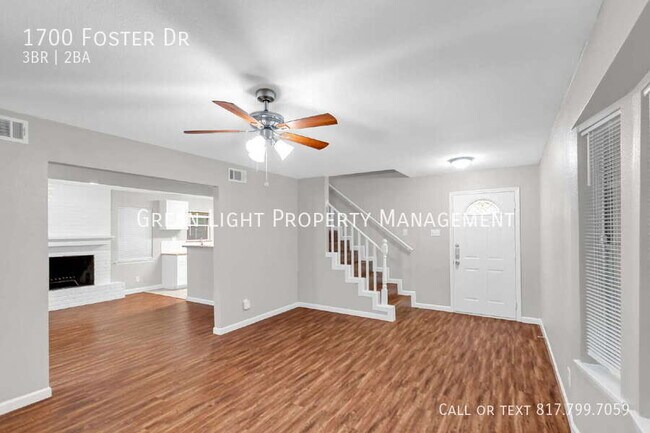 Building Photo - 1700 Foster Dr