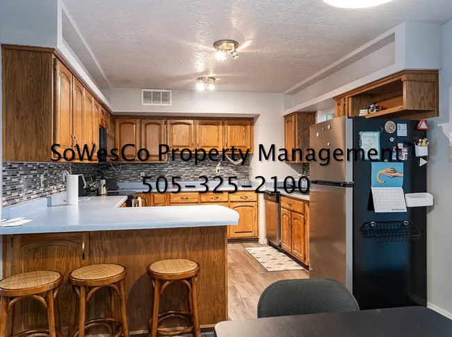 Building Photo - Large 3 Bedroom Home on Corner Lot