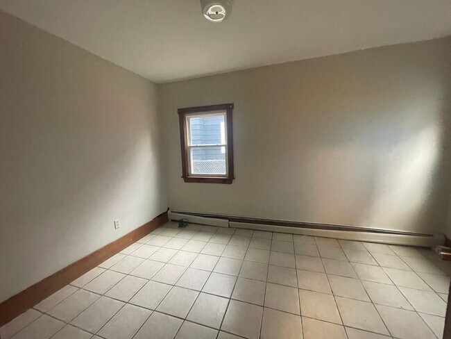 Building Photo - 57-59 Holbrook St