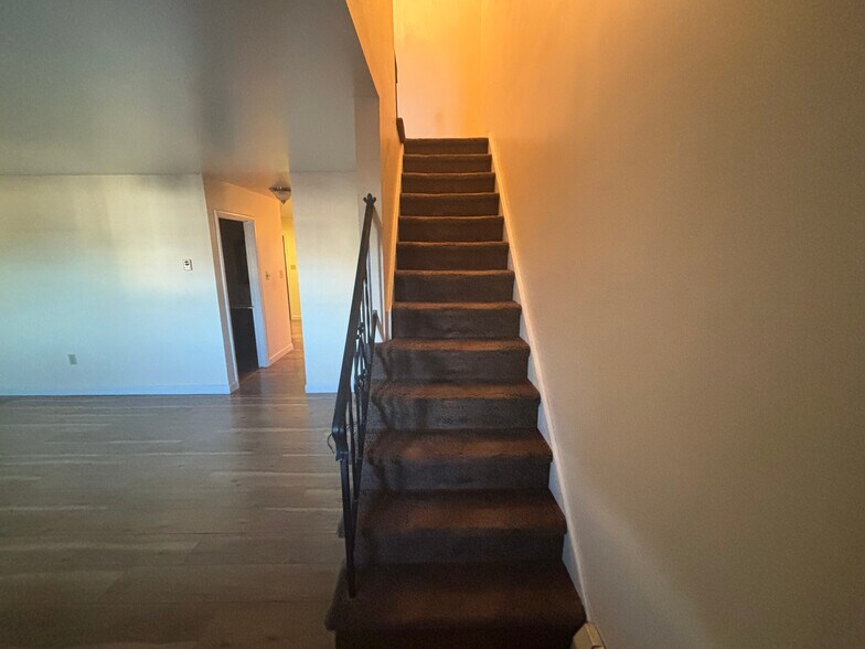 Building Photo - 56 Saratoga Ct