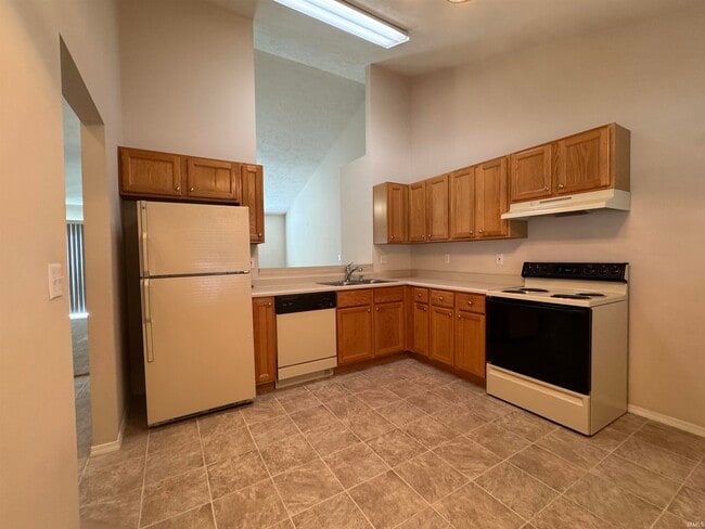Building Photo - 7131 Greenlake Dr