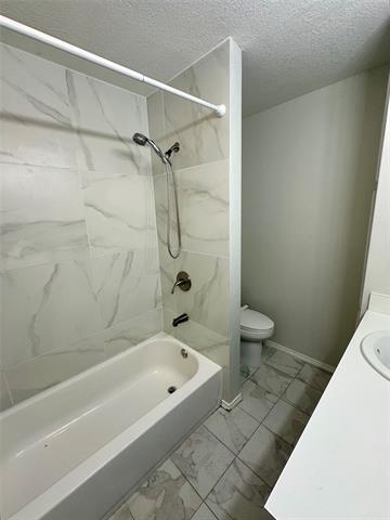 Building Photo - 6524 Blue Grass Dr