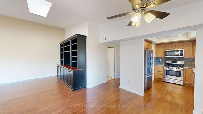 Building Photo - Beautiful Second-Floor Condo in the Desirable 55+ Huntington Landmark Community