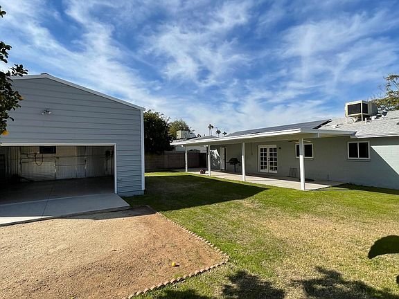 Building Photo - 3443 E Poinsettia Dr
