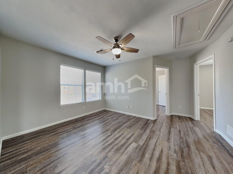 Building Photo - 21711 Falcongate Ct