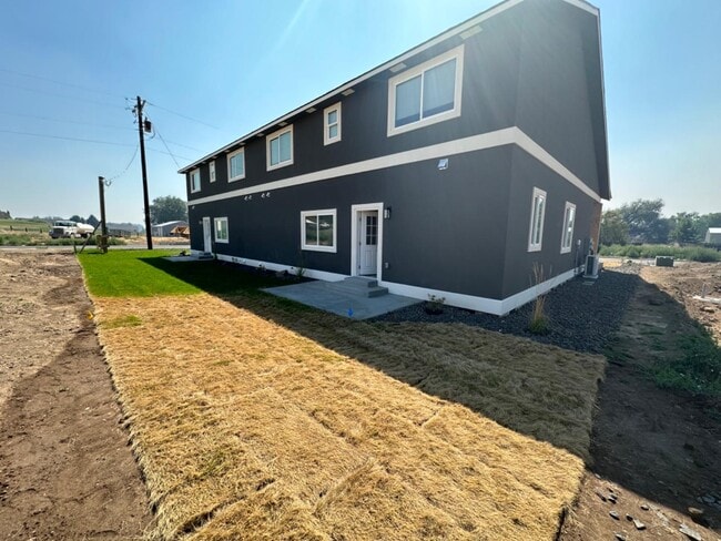 Building Photo - 9007 Palestine Way
