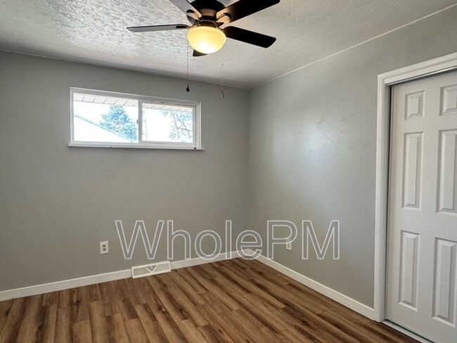 Building Photo - 220 W Layton Ave