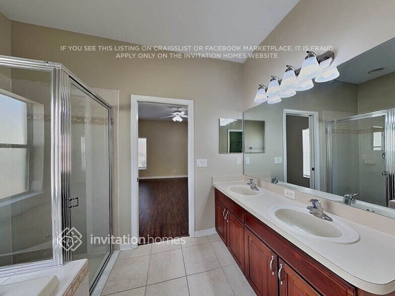 Building Photo - 9342 Beaufort Ct