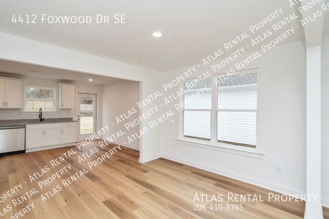 Building Photo - 4412 Foxwood Dr SE