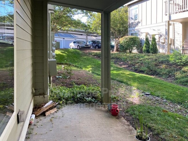 Building Photo - 6298 SW Grand Oaks Dr