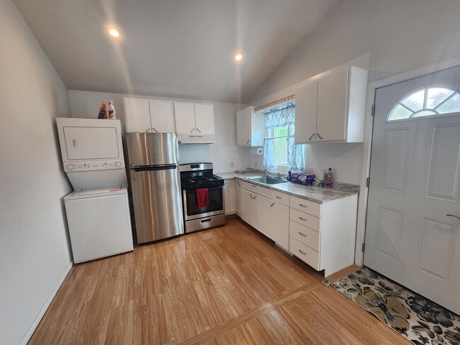 Building Photo - 5042 W 119th Pl