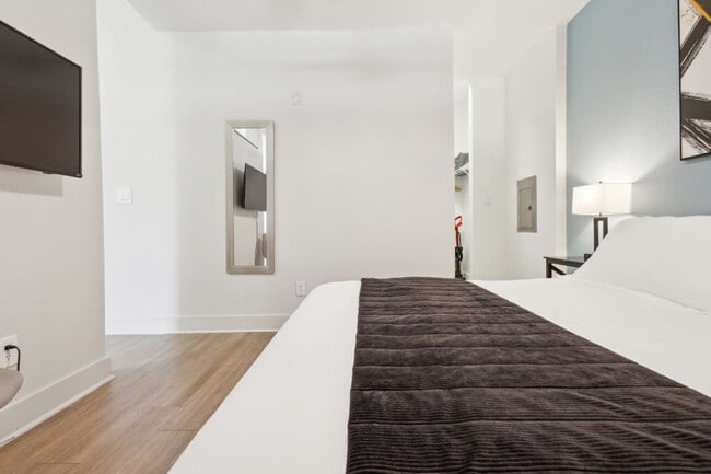 Building Photo - 2901 Indiana St