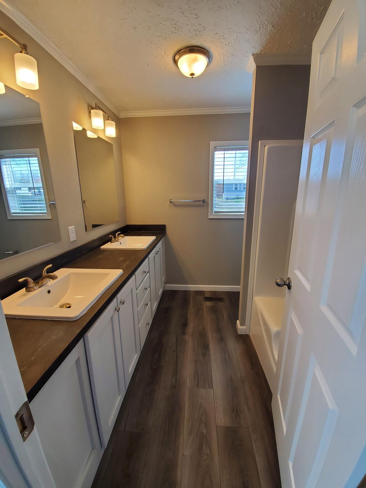 Building Photo - 252 Field Pine Dr