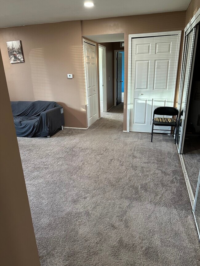 Building Photo - 30060 W 12 Mile Rd