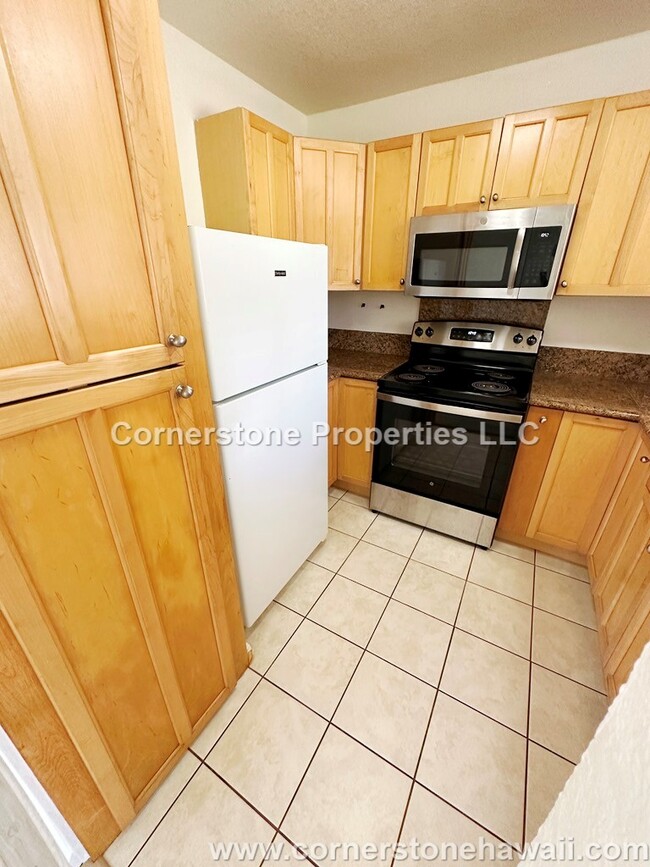 Building Photo - 95-636-636 Hanile St