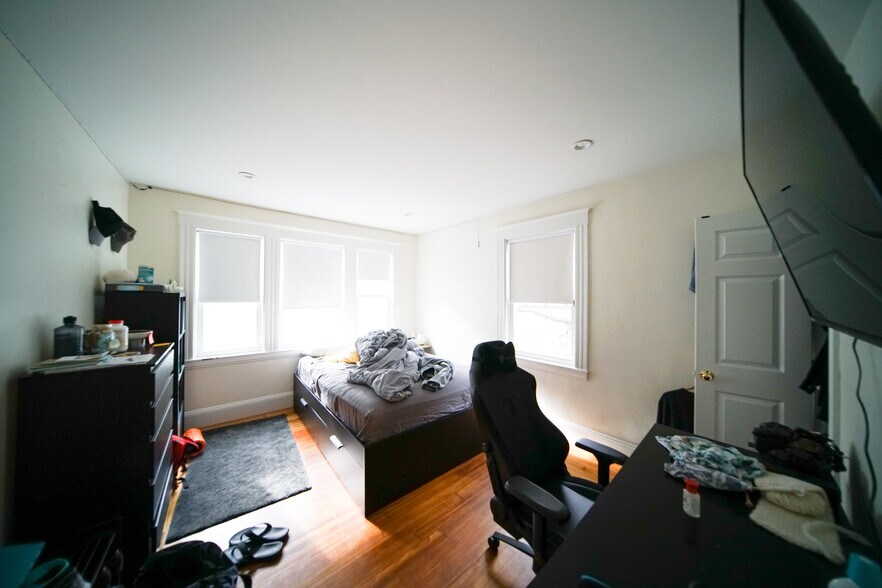 Building Photo - 18 Sawyer Ter