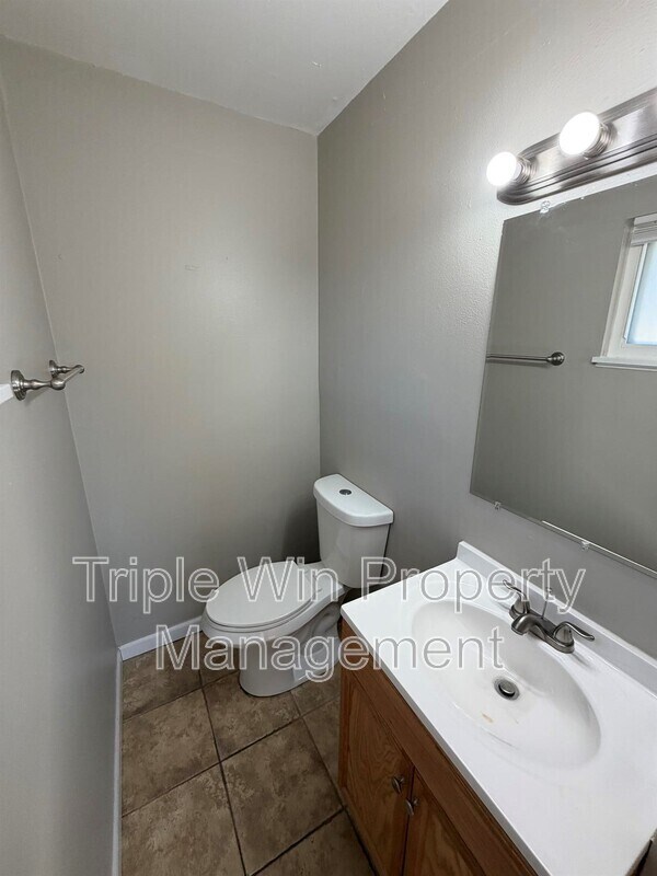 Building Photo - 10191 Mayfair Dr