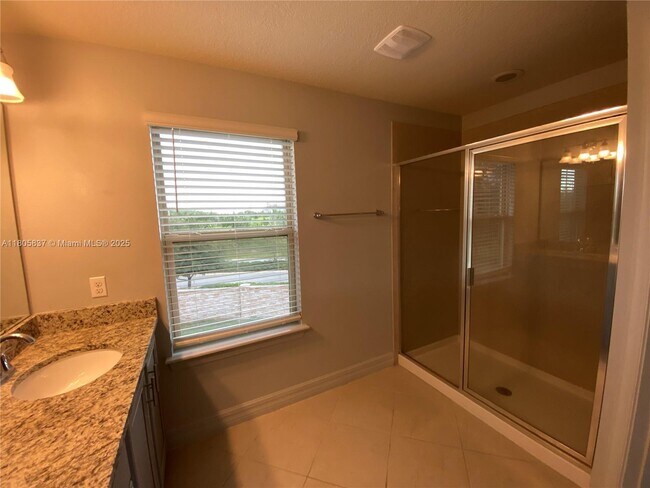Building Photo - 3028 Alessa Loop