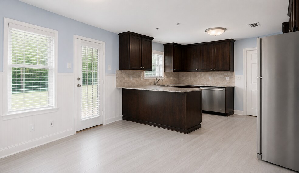 Building Photo - 2103 Wordsworth Dr