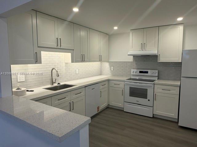 Building Photo - 3113 S Ocean Dr