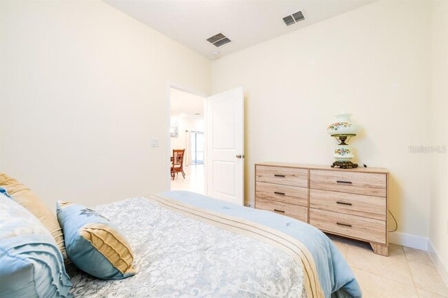 Building Photo - 520 Nogales Ct