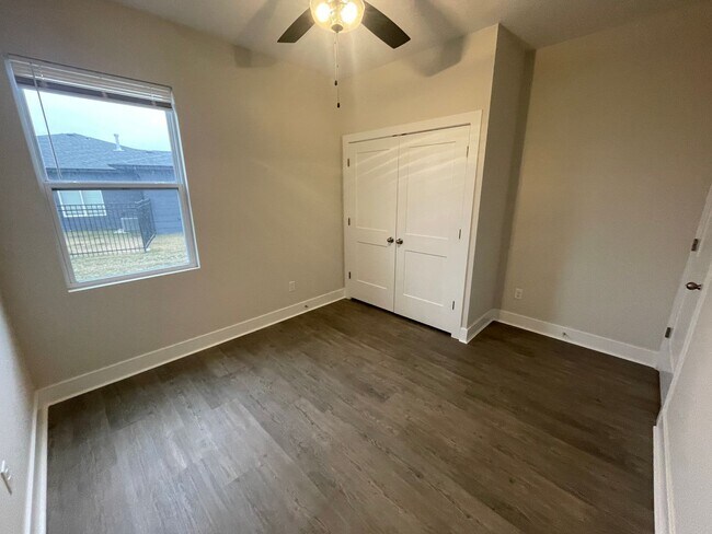 Building Photo - Nearly New 3 Bed 2 Bath Home in Goddard Schools – Trails End