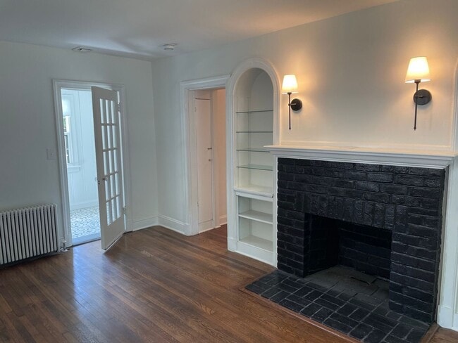 Building Photo - Updated Cute Cape - 3 bedroom, 2 bath -  4509 Fitzhugh Ave.