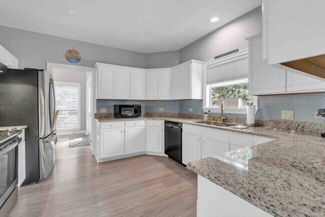 Building Photo - 61 Sunfish St