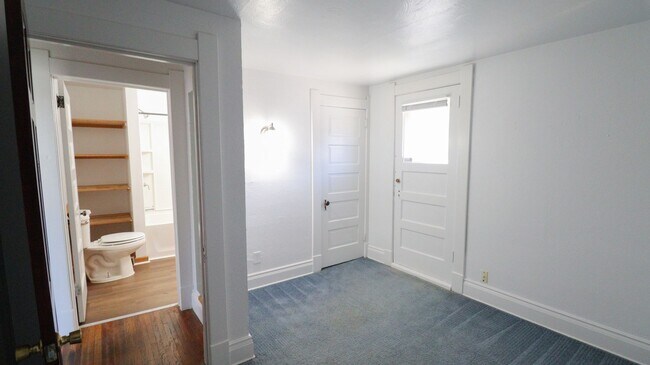 Building Photo - 3 Bedroom House