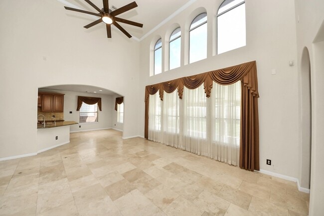 Building Photo - 2218 Longspur Ln